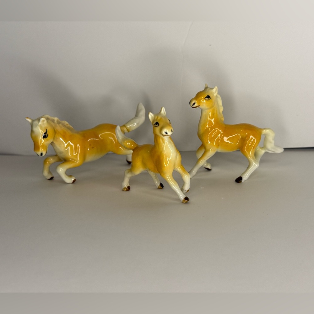 Vintage Yellow Ceramic Horse Trio